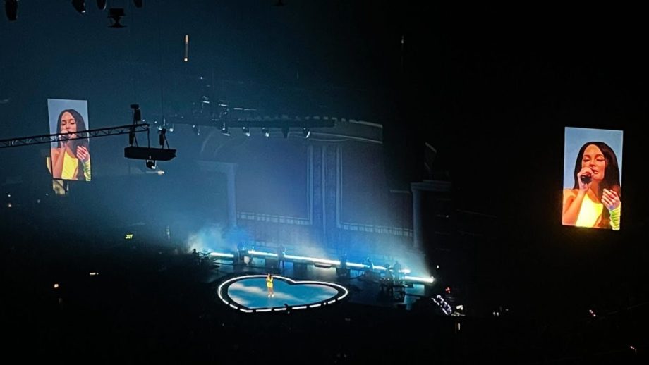 Kacey Musgraves thanks Madonna Inn for cake at LA concert